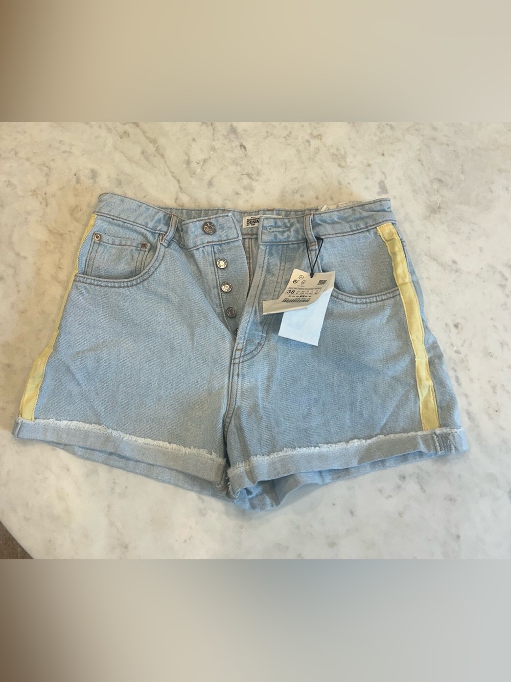 NWT Zara Striped Yellow Short